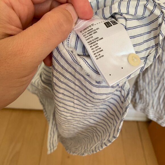 Uniqlo Linen Blouse - Picture 2 of 3
